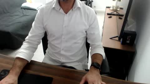 latexdave84 online show from January 7, 10:31 am