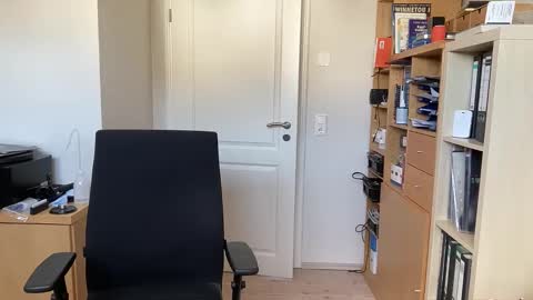 latexdoreen online show from April 12, 8:18 am