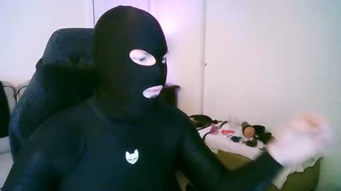 latexminheadroom online show from August 5, 5:15 am