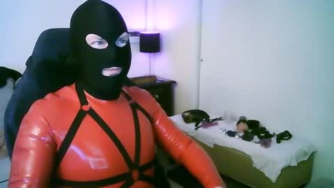 latexminheadroom online show from July 24, 5:37 am