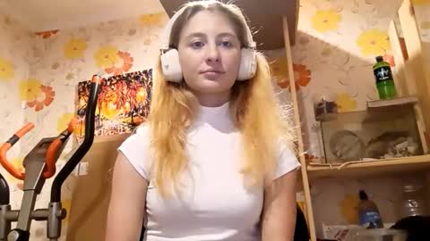 Amelia online show from October 9, 4:45 pm