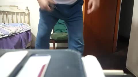 CHARLES ROBERT online show from September 18, 3:54 am