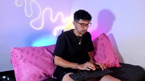 Juan H online show from March 25, 3:13 am