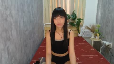 latina_andrea online show from July 27, 6:11 am