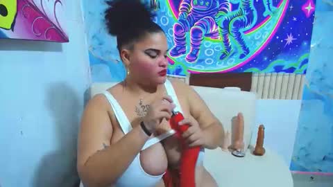 latina_bigboos12 online show from October 25, 4:57 am