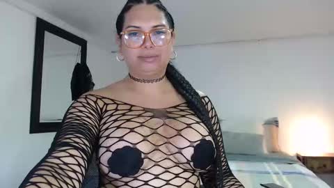 FLOR SALVAJE online show from November 2, 4:18 pm