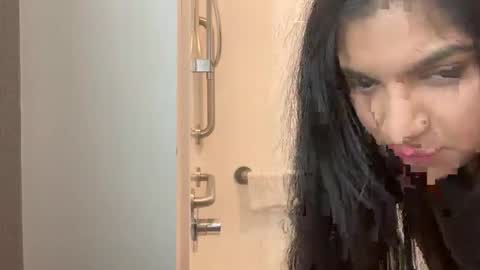 latinamamii1121 online show from February 13, 2:15 am