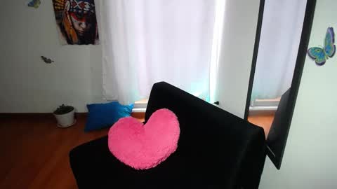 Snapshot of latinasexy_001 chatting on October 22, 7:48 pm LORENA online show from October 22, 7:48 pm