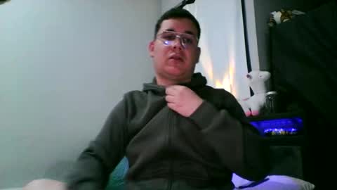 latinboyhot16 online show from March 14, 2:59 am