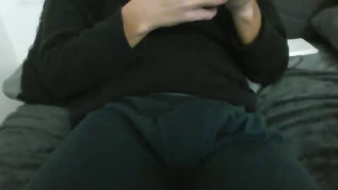 latinman7945 online show from December 17, 6:20 am