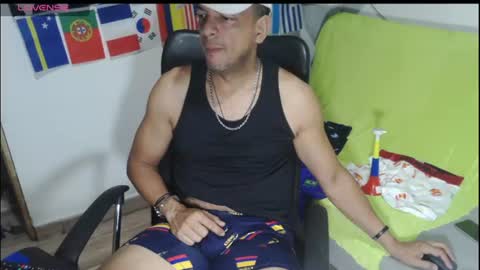 latinmartin254 online show from June 14, 5:09 am