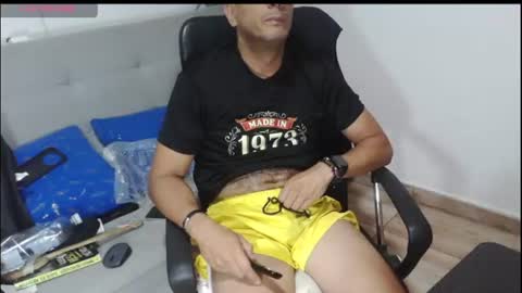 latinmartin254 online show from June 11, 1:38 am