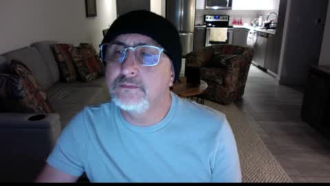 QS - INDEPENDENT MODEL online show from February 26, 6:40 am