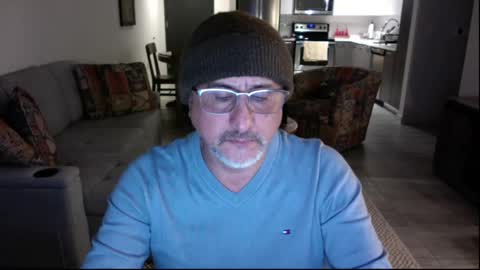 QS - INDEPENDENT MODEL online show from March 5, 1:21 am