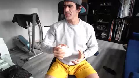 sam online show from November 9, 3:59 pm