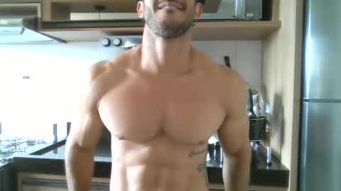 latino_rodri online show from June 24, 5:20 pm
