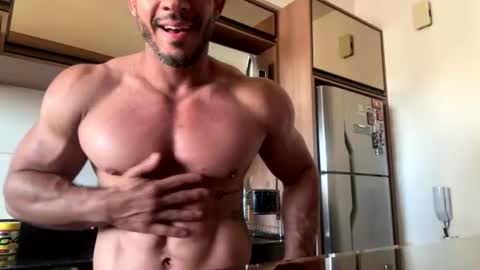 latino_rodri online show from July 16, 8:12 pm