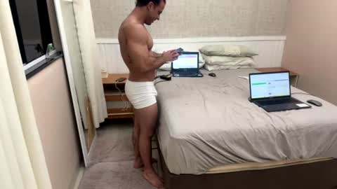 latino_rodri online show from July 19, 11:07 pm