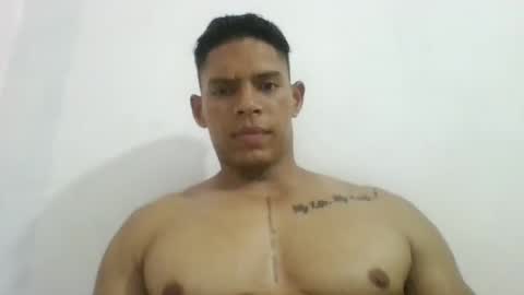 latinoxxl22cm online show from February 18, 3:31 am