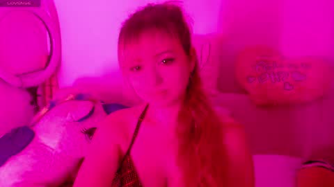 latinqueen2020 online show from April 5, 3:09 pm