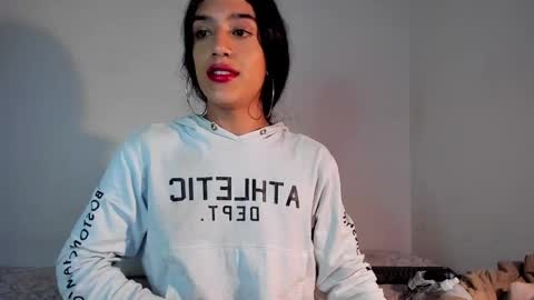 Snapshot of latinsecretfantasy chatting on February 24, 1:46 am latinsecretfantasy online show from February 24, 1:46 am