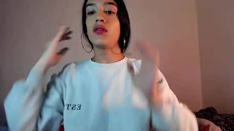 Snapshot of latinsecretfantasy chatting on February 6, 10:04 am latinsecretfantasy online show from February 6, 10:04 am