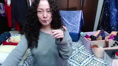 Snapshot of laura_anal_ chatting on October 6, 9:32 pm Wen online show from October 6, 9:32 pm
