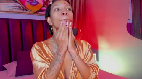 Laura online show from December 3, 12:50 pm