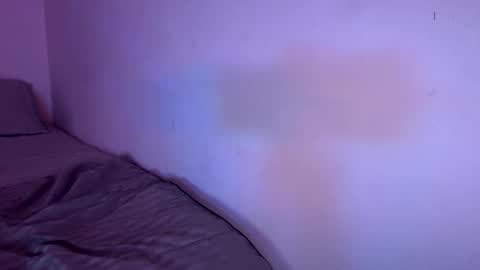 laura online show from March 27, 2:39 am