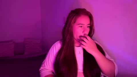 laura online show from March 3, 12:39 am