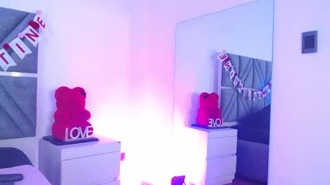 laura_dicardy online show from February 10, 8:01 pm