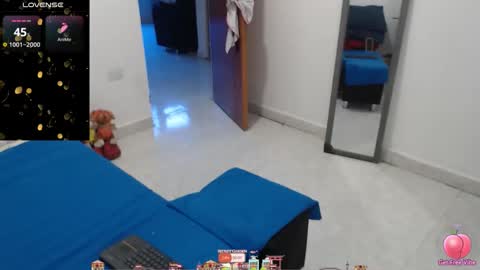 laura_foxx2379 online show from February 8, 5:49 pm