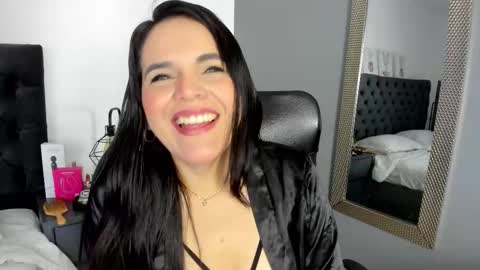 laura hotties online show from March 3, 1:07 pm