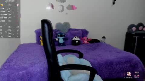 Kate  online show from April 2, 3:19 pm