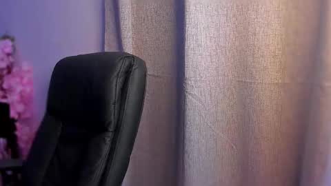 Laura Rose online show from December 17, 1:12 am