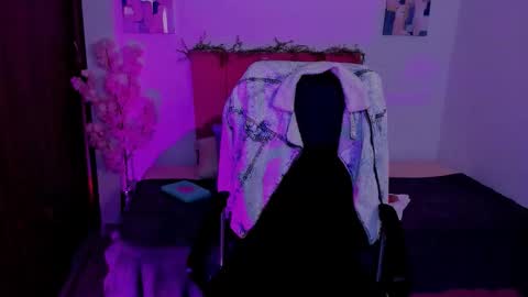 Laura Rose online show from October 25, 8:09 pm