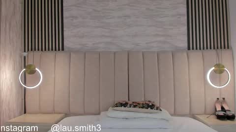 laura online show from December 4, 4:17 pm