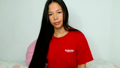 lauracb          online show from June 12, 3:00 pm