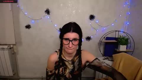 Laura online show from February 11, 7:12 am