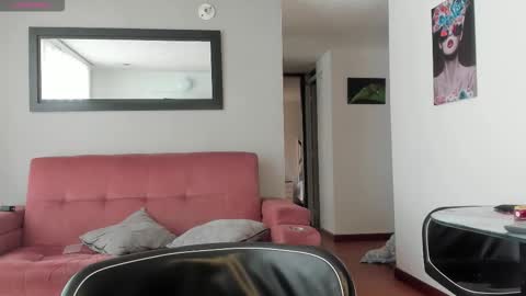 Laura online show from February 19, 8:41 pm