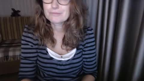 Lauraoven1 online show from October 28, 5:25 pm