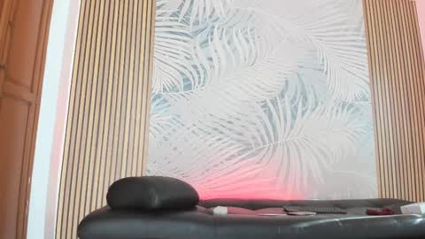 Snapshot of laurarossi_nova chatting on February 9, 1:14 pm Laura online show from February 9, 1:14 pm