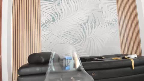 Snapshot of laurarossi_nova chatting on February 9, 4:18 pm Laura online show from February 9, 4:18 pm