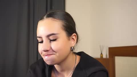 Monica online show from November 9, 7:34 am