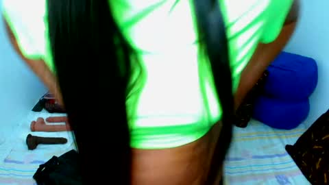 Lauren online show from April 16, 9:39 pm