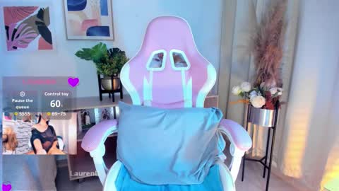 MissLauren online show from January 17, 12:42 am