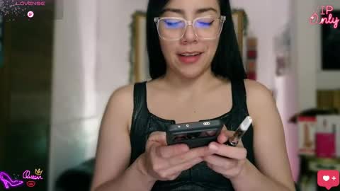 Lauren online show from April 10, 11:20 pm