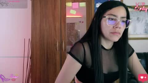 Lauren online show from March 15, 3:37 pm