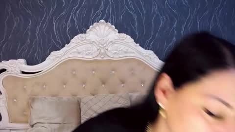 Laura online show from February 16, 5:33 pm