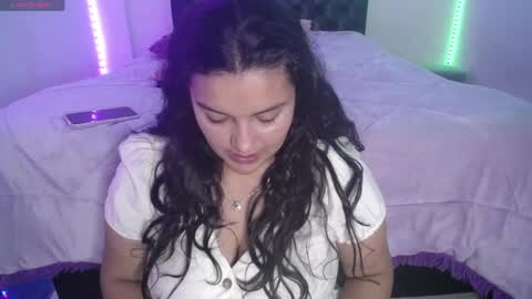 laurenkenner28_ online show from May 6, 6:58 pm